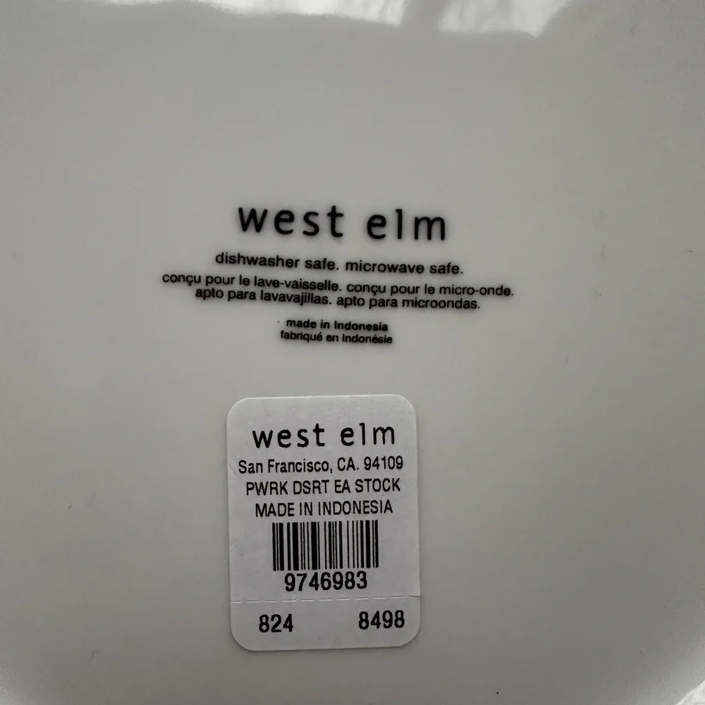 Set of 4 West Elm Christmas Plate Christmas Stockings 8.6